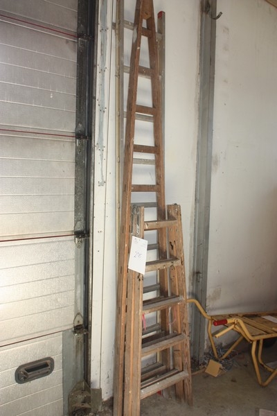 Aluminium ladder, approx. 2.5 meters + wooden ladder, approx. 2.5 meters + wooden step ladder, 4 steps