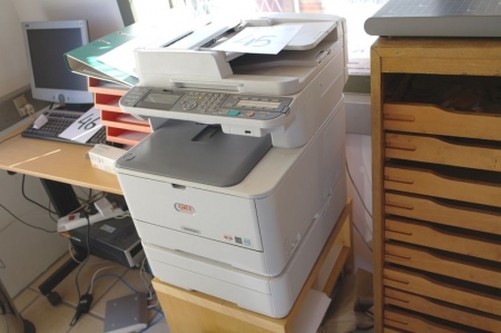 Copy / print / scan, OKI MC561 + shredder