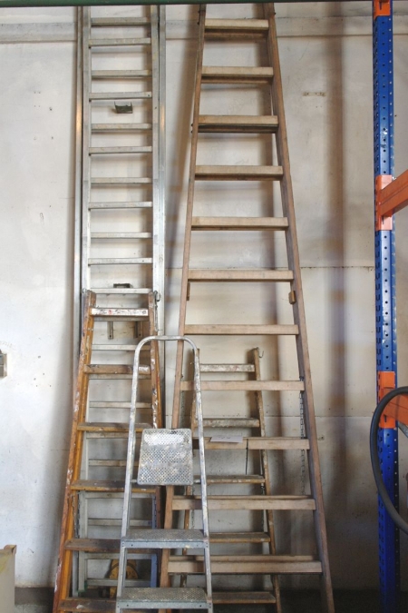 Lot aluminum ladders + step ladders