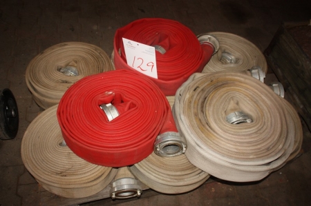 Approximately 9 fire hoses