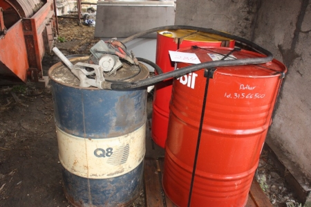 3 oil drums, empty + diesel pump, 12 volt