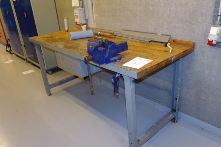Work bench with drawer and vice
