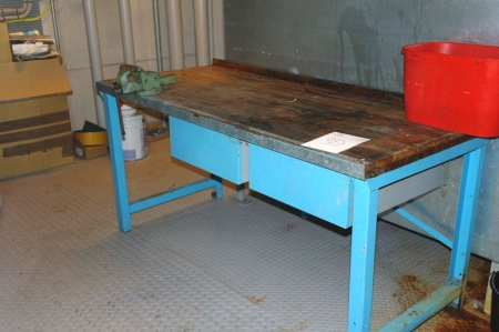 Work bench with 2 drawers and vice