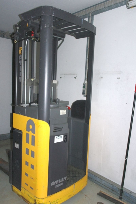 Electrical stacker, Atlet Ergo, condition unknown.