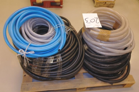 Pallet with hydraulic hose + air hose