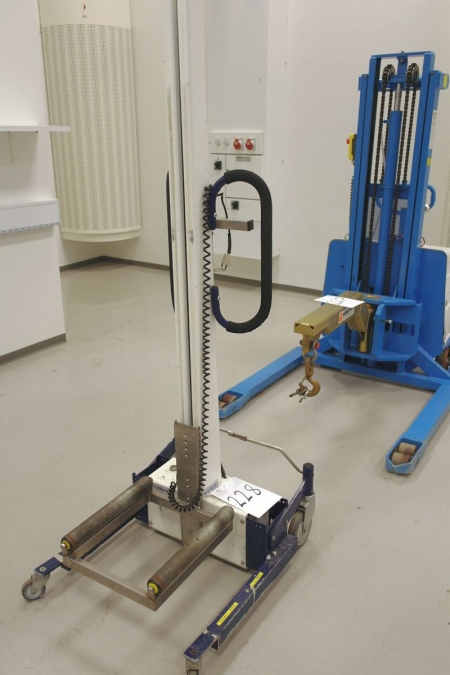 Height lifter with unwinder, Hovmand