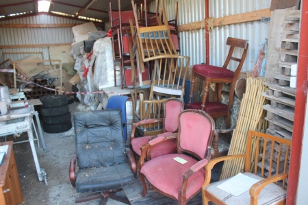 Chairs, approx. 20 pcs. + Brick pallets + 2 Wood ramps + bamboo foreclosure
