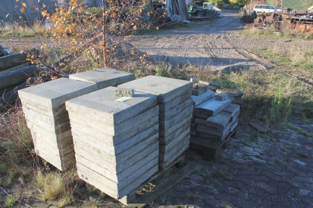 Approx. 3 pallets of tiles