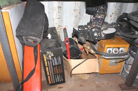 Chopsaw + fan heater 380 v + work lamp + workbench, etc. (In blue container)