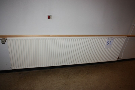 Radiators, length approx. 200 x height approx. 56 cm