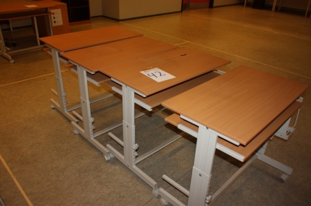 4 x PC tables on wheels, adjustable height