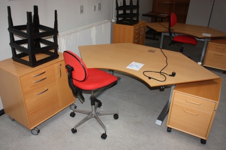 El-hæve sænke skrivebord, ca. 190 x 110 cm + skuffesektion + kontorstol + reol på hjul