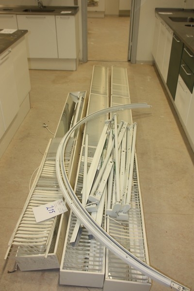 Approximately 12 ceiling luminaire + cable trays + extraction