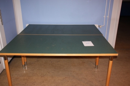 2 tables, approx. 160 x 80 cm + 4 tables, approx. 140 x 70 cm + board, approx. 120 x 90 cm + billboard, approx. 1200 x 1200 mm + painting