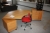 El-hæve sænke skrivebord, ca. 190 x 110 cm + skuffesektion + kontorstol + reol på hjul