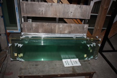 Glass shelves in assorted sizes