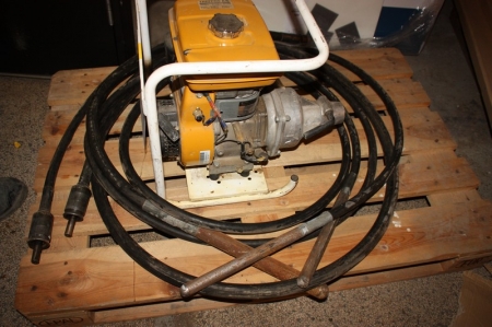 Petrol-powered wand vibrator with three poles. Robin EY-15