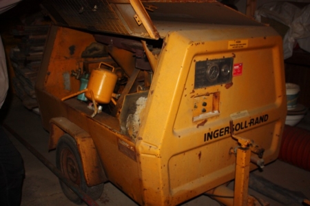 Mobile Compressor, Ingersoll-Rand with Deutz engine. Hours: 3766 + 2 large concrete hammers + small concrete hammer