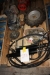 2 hydraulic pistons + miscellaneous items on pallet