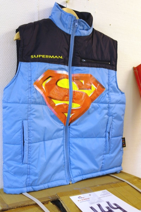 ca. 23 veste med Superman logo
