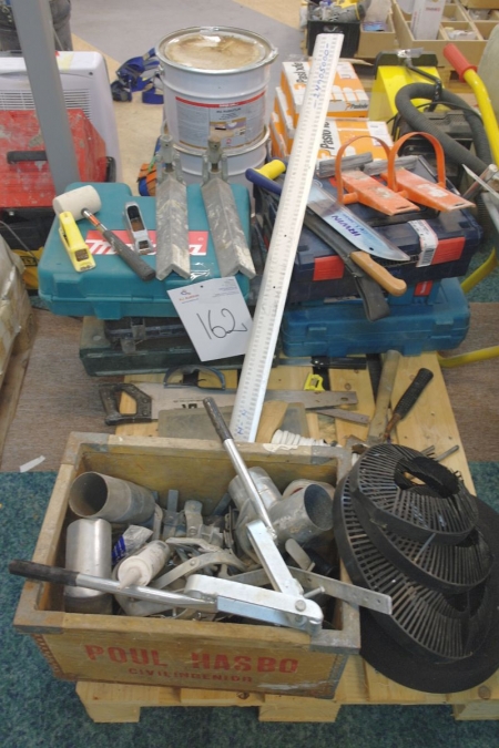 Pallet with various hand tools +  parts of gutters, etc.