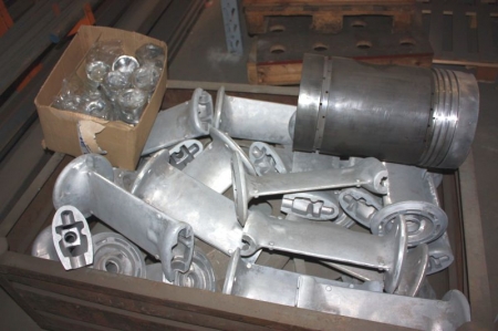 Pallet with various aluminium drives