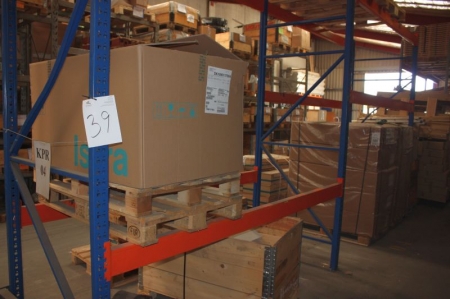 Two pallet rackings without content