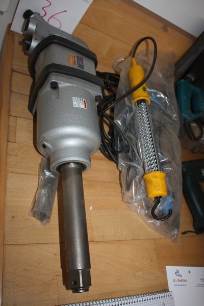 Impact Wrench, Air SP, SP-1186E, 1 "Impact Wrench. Unused + 2 workshop lamps
