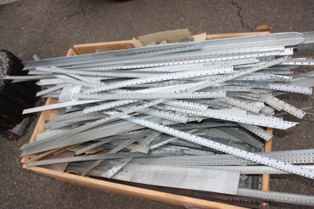 Pallet with galvanized rods