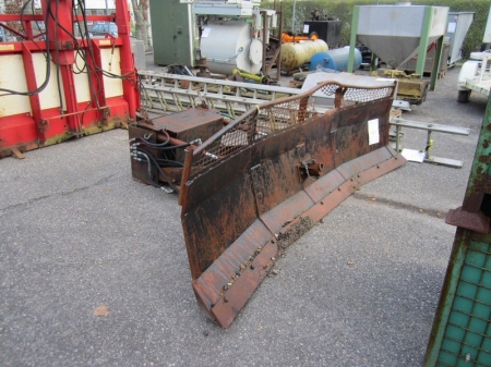 Snow plow for front mounting, about 2.5 meters wide, NoName, hydraulic up / down and rotate, incl. hydraulic station, condition unknown