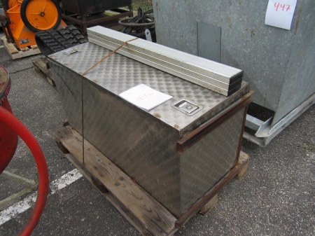 Pallet with stainless steel box for truck, approximately 120x50x60 cm