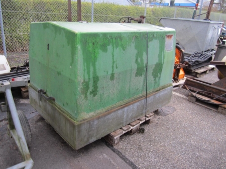 Palle med galvaniseret trailerkasse med høj glasfiberlåg, ca 170x110 cm