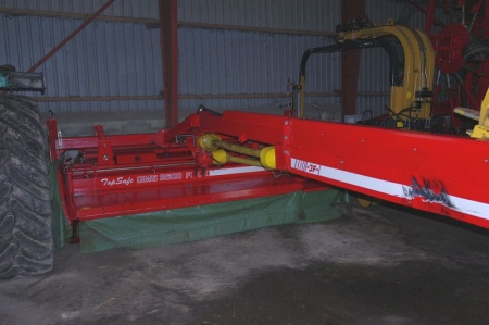 Conditioner, JF HydroFlex 3600, Year 2005. Cutting width 3.60 meters, Used only for approx. 800 acres, can swing from side to side, Brand new cutter bar fitted in 2012, very well maintained.