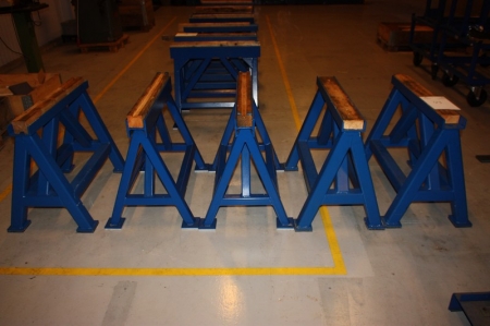 5 trestles, width approx. 80 x height approx. 70 cm