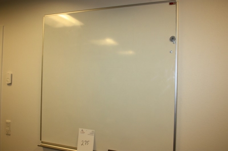 Whiteboard, approx. 122 x 122 cm