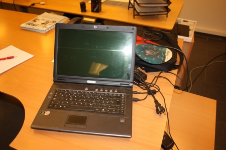 Bærbar PC, A-book, model 1570wi (Windows 7 pro, låst) + fingeraftrykslæser, strømforsyning, taske