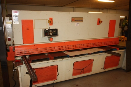 Guillotine, Knuth, type KTH DHGM 30/2, year 1996. SN: 608296580109756. Capacity: 3100x12 mm