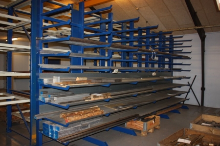 Pallet Racking, one-sided, 10 shelves, length approx. 6 meters with content: Various metal pipes, rods, profiles, etc. + pallet under rack with content