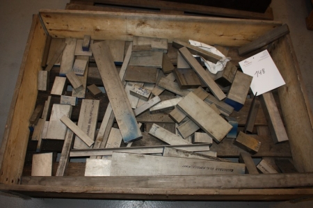 Pallet with steel, stainless. Pallet not included