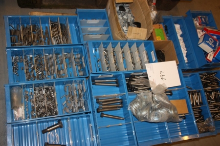 Pallet with fitted bolts, ball bearings, SKF, locking rings, cylinder pins, etc. Pallet not included