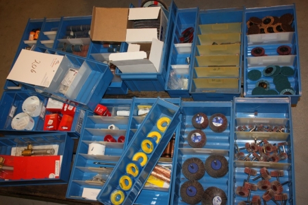 Pallet with various welding spare parts, grinding bits, abrasives, flap desks, grinding rings, hole saws, etc. Pallet not included