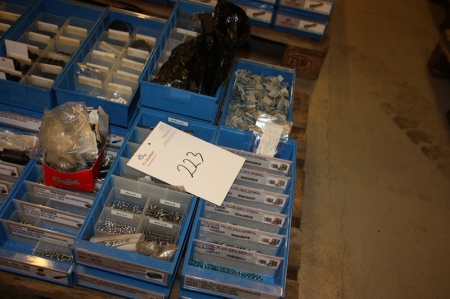 Pallet with helicoil thread repair parts + lock rings, etc. + Spring Pins + drill guides and bushings. Pallet not included