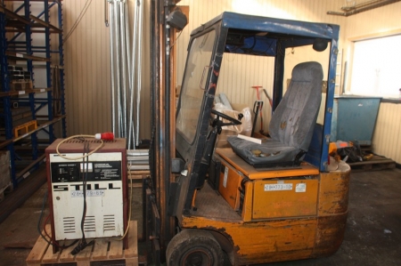 3-wheel electric forklift truck, Still, capacity: 1500 kg. Charger. Hours: 8969. Condition unknown. Do not run