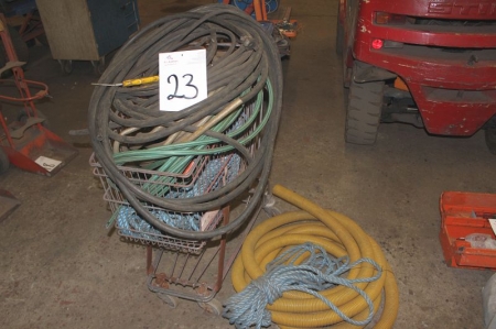Trolley with various hoses + ropes