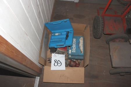 Box with various Helicoil tool