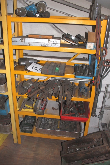 1 span steel rack containing various tools + threading tools, etc.