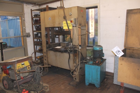 Hydraulic Workshop Press, Stenhøj 100 T + racks with various press tools