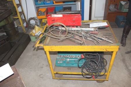 Trolley with content: Tools + cable