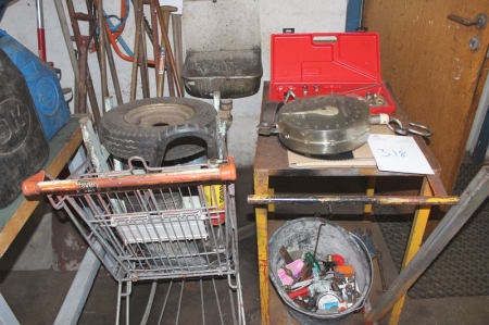 Trolley and cart containing gas burner + jack + scale etc.