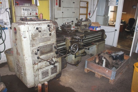 Lathe, Wafum model Tud 40/50. Bore: 55mm. Centre height 250 mm + pallet with tools
